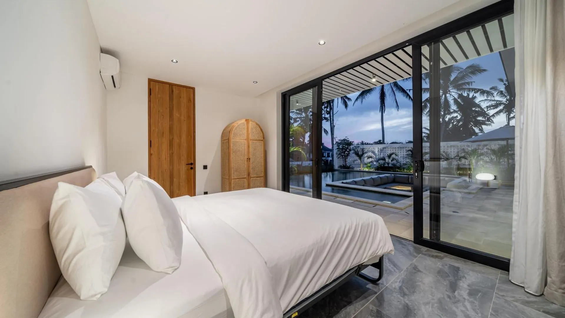 Stunning New Villa With Expansive Living And Jaw-Dropping Views! Ubud