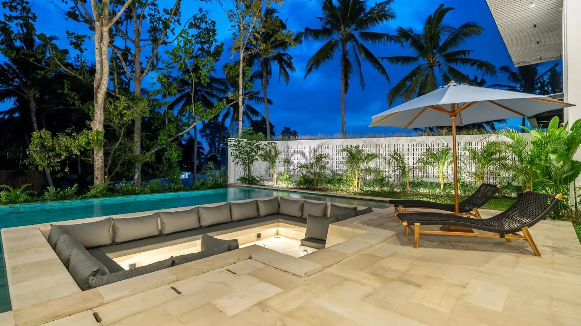 Stunning New Villa With Expansive Living And Jaw-Dropping Views! Ubud  Ubud (Bali)