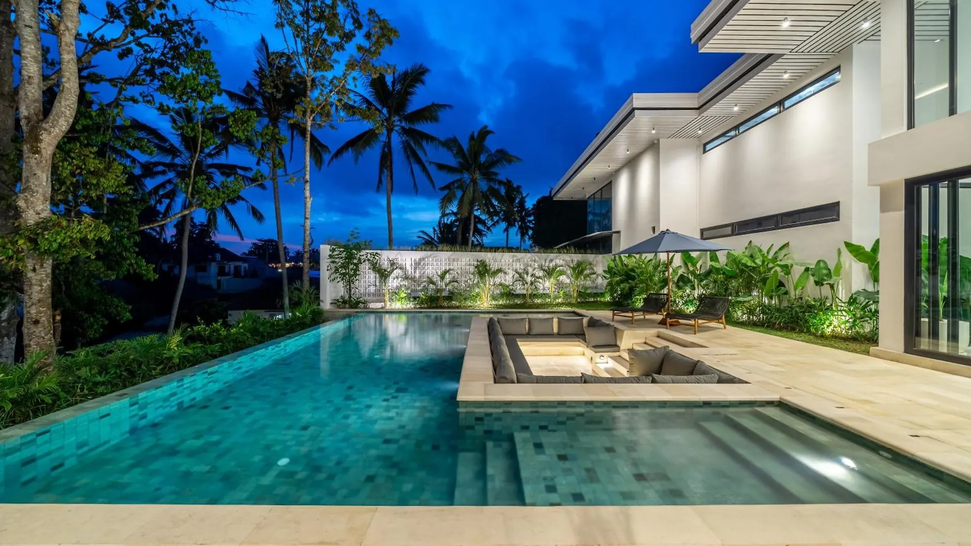 Stunning New Villa With Expansive Living And Jaw-Dropping Views! Ubud